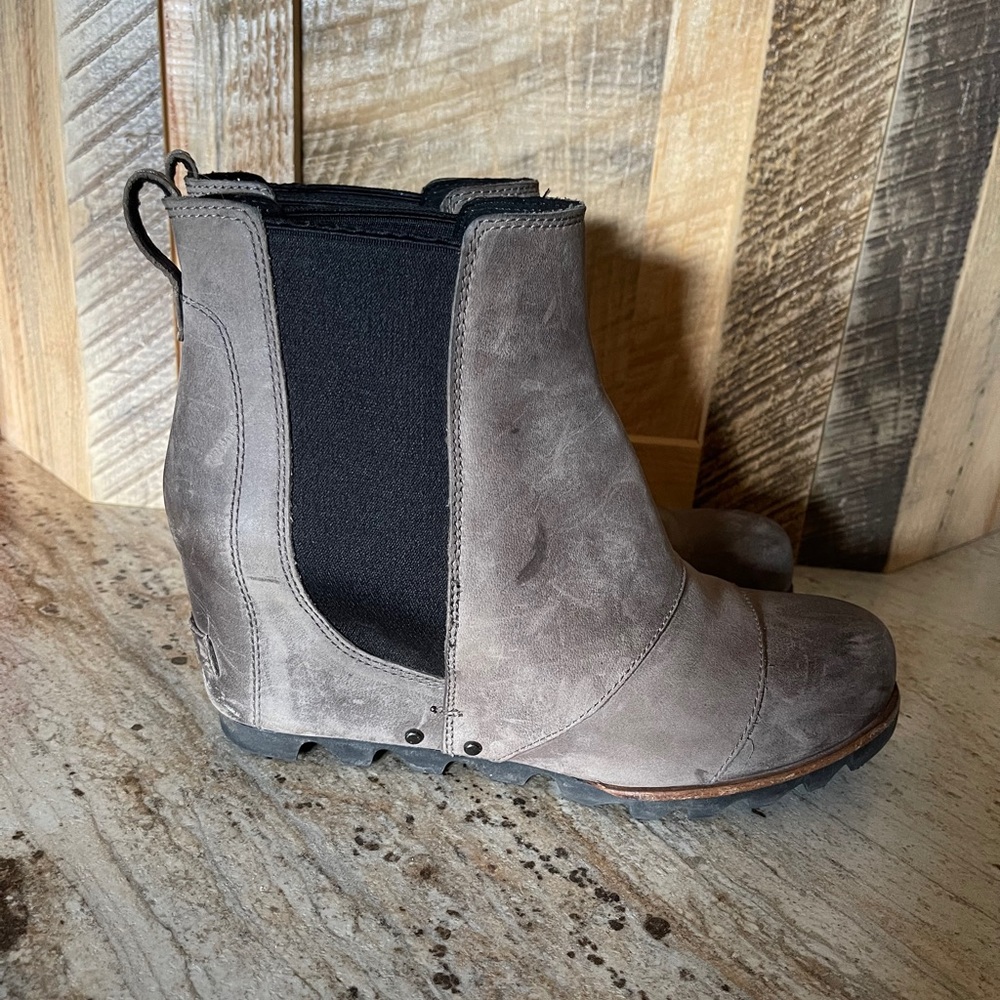 Sorel wedges, tan / grey and black, 8.5